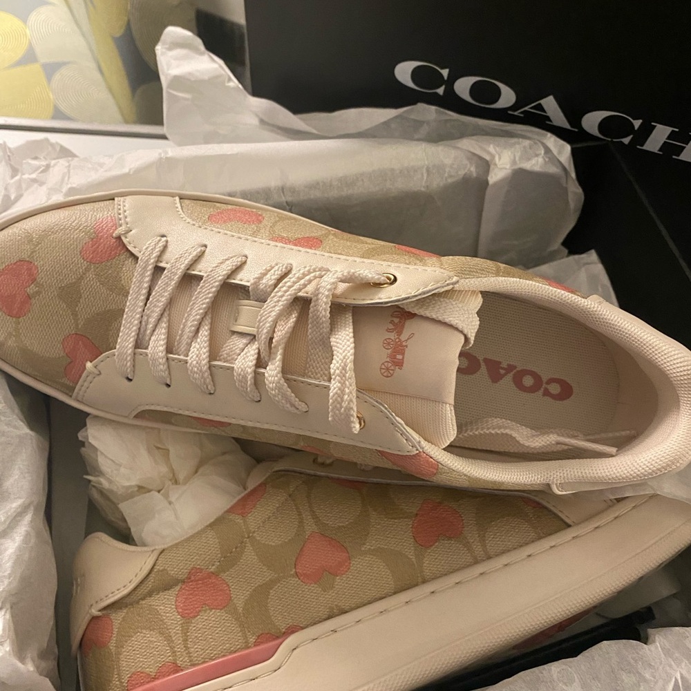 Coach Clip Heart Women’s Sneaker